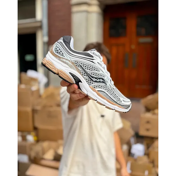 Saucony ProGrid Omni 9 White Saddle, vergelijk prijzen bij 2 winkels