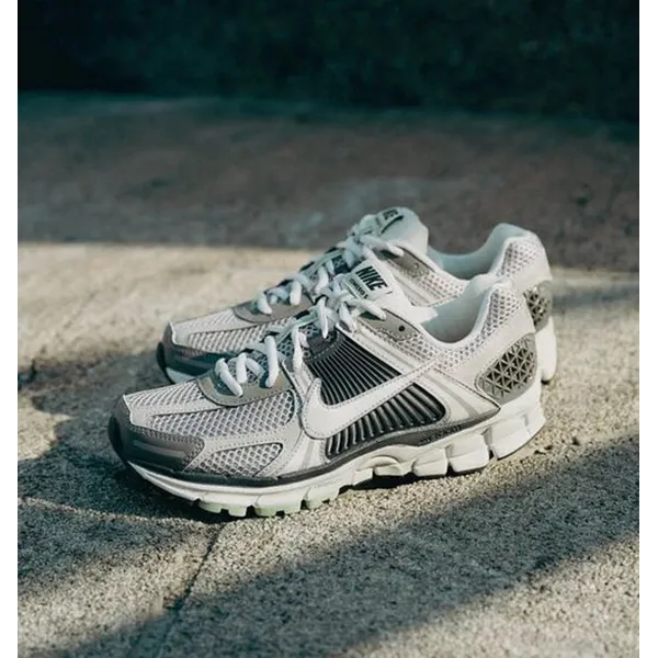 Nike Zoom Vomero 5 Cobblestone Flat Pewter, vergelijk prijzen bij 1 winkel