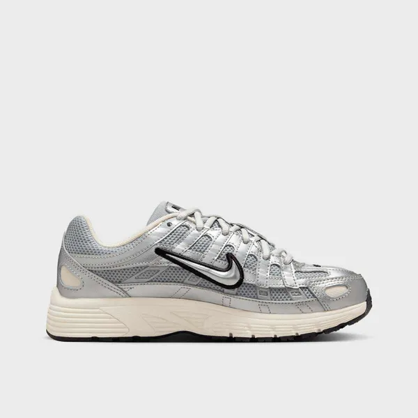 Nike P-6000 Metallic Silver Black-Pale Ivory Zilver/Zwart Kids, foto 2 van 3