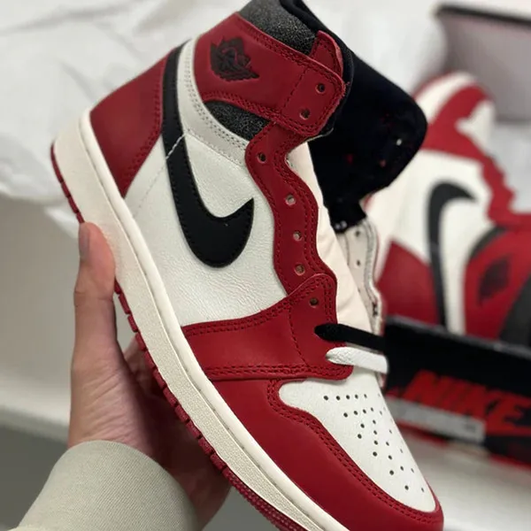 Jordan 1 Retro High OG Chicago Lost and Found Varsity Red/Black-Sail-Muslin, vergelijk prijzen bij 1 winkel