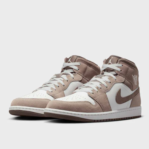 Nike Air Jordan 1 Mid Beige, foto 3 van 3