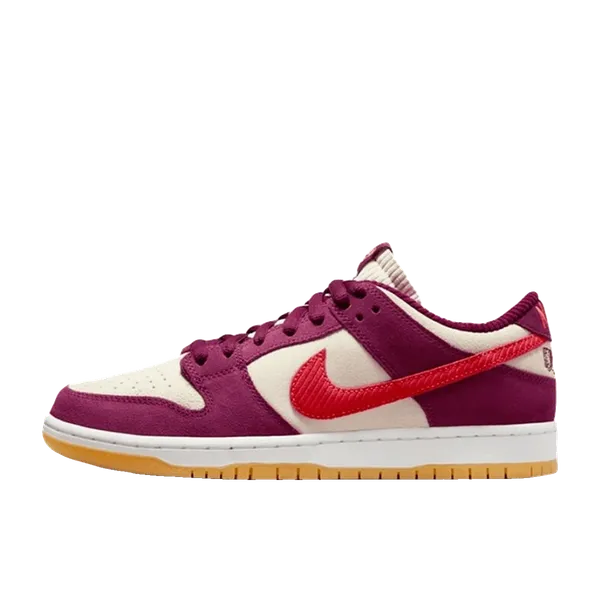 Nike SB Dunk Low Wit/Rood, vergelijk prijzen bij 1 winkel