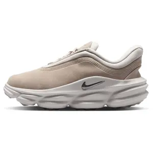 Nike 24.7 bruin