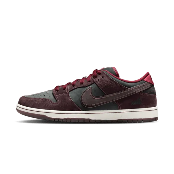 Nike SB Dunk Low Riot Skateshop, foto 2 van 2