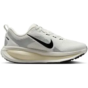 Nike Vomero 18 beige