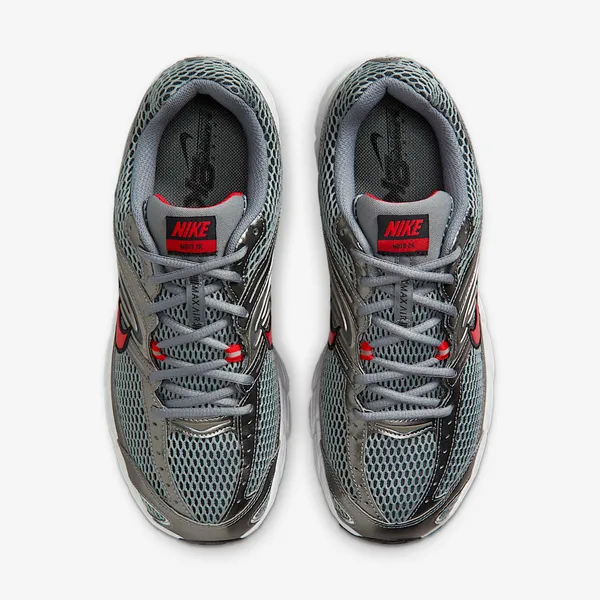 Nike Air Max Moto 2K Smoke Grey/Zwart/Metallic Pewter/University Red, vergelijk prijzen bij 1 winkel