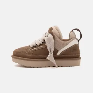 UGG Lowmel goud
