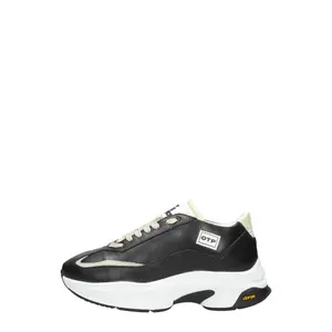 Off The Pitch Runner Cr-3.0 zwart