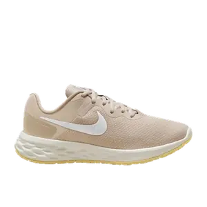 Nike Revolution beige