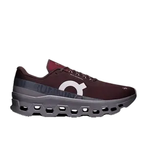 On Cloudmonster rood