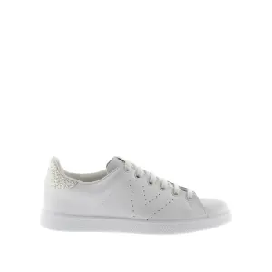 Victoria tennis wit