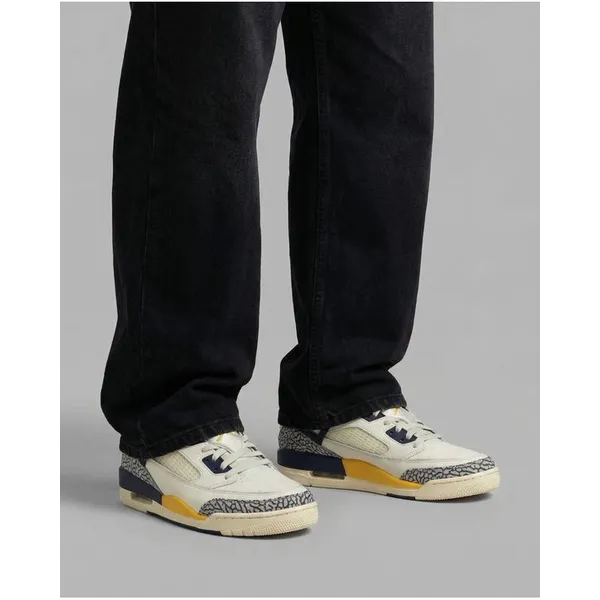 Jordan Spizike Low Wit, foto 3 van 6