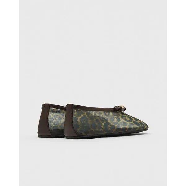 Ganni Jenny Ballerina Printed Mesh Bow Bruin, foto 5 van 5