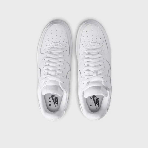 Nike Air Force 1 "Triple White" (2001 Shape), foto 5 van 5