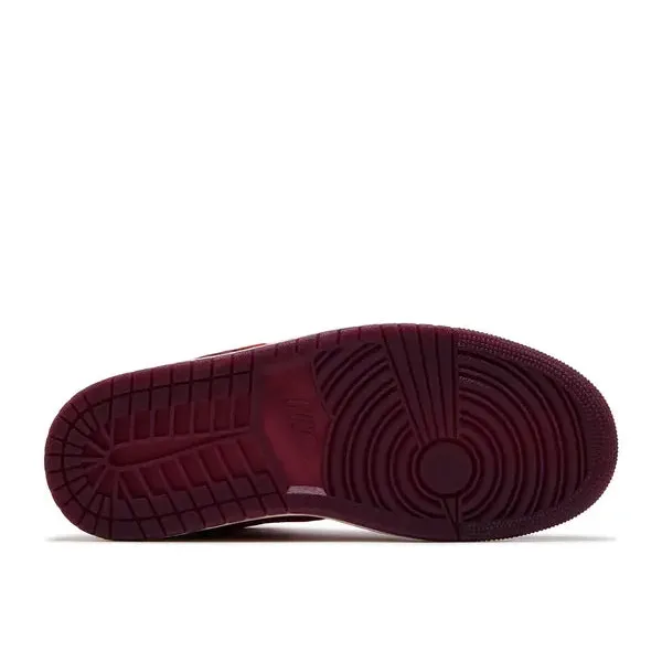 Jordan 1 Mid SE Valentine's Day (2026), foto 5 van 5