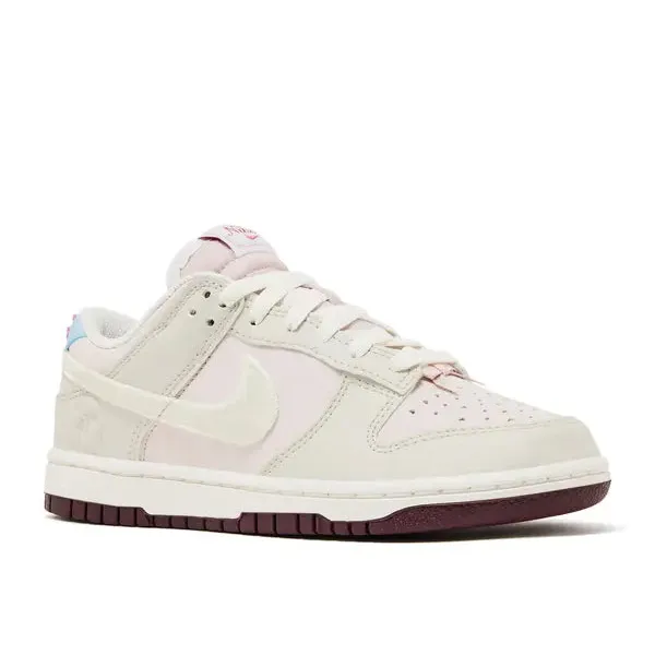 Nike Dunk Low Valentine's Day (2026), foto 3 van 5