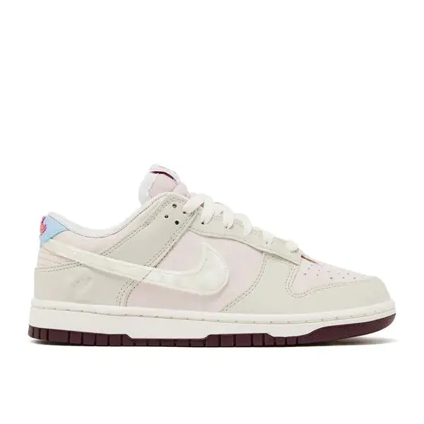 Nike Dunk Low Valentine's Day (2026), foto 2 van 5
