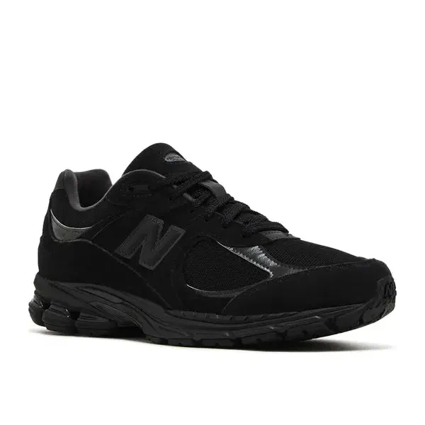 New Balance 2002R Triple Black Suede, foto 3 van 5