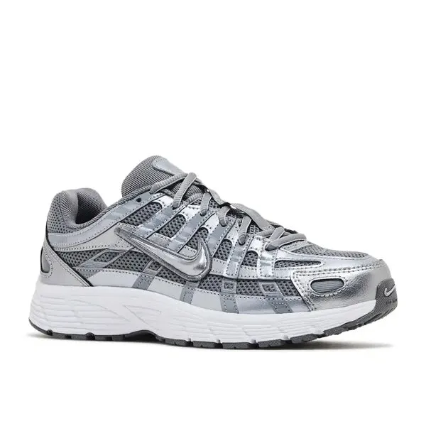 Nike P-6000 Metallic Cool Grey (GS), foto 2 van 4