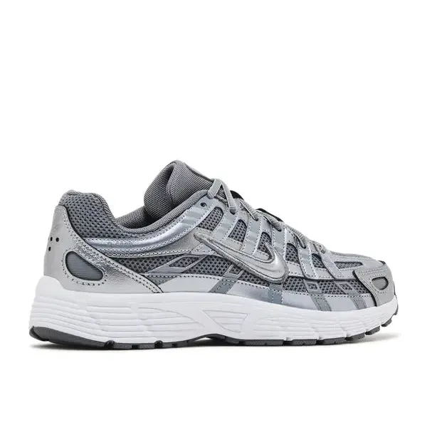 Nike P-6000 Metallic Cool Grey (GS), foto 3 van 4