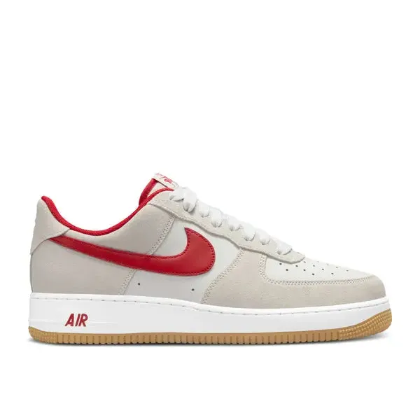 Nike Air Force 1 Low '07 LV8 Summit White Varsity Red Gum, foto 2 van 2