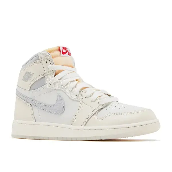 Jordan 1 Retro High OG Sail University Red (GS), foto 2 van 4