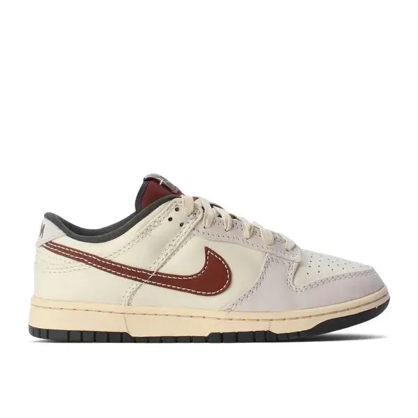 Nike Dunk Low Dark Pony Soft Pearl, foto 2 van 2