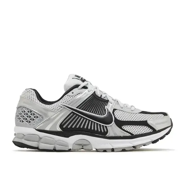 Nike Zoom Vomero 5 Metallic Silver Black, foto 2 van 5