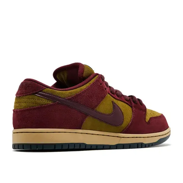Nike SB Dunk Low Dark Team Red Olive Flak, foto 4 van 5