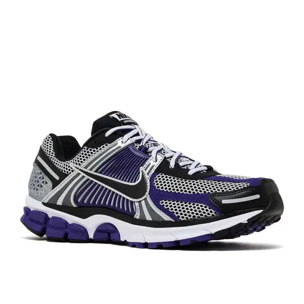 Nike Zoom Vomero 5 Metallic Silver Court Purple, foto 3 van 5