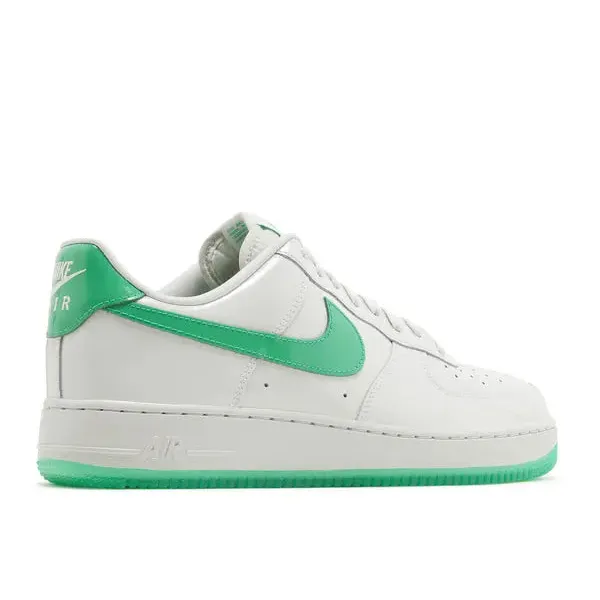 Nike Air Force 1 Low '07 Patent Platinum Tint Stadium Green, foto 4 van 5