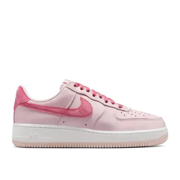 Nike Air Force 1 Low '07 Valentine's Day (2026), foto 2 van 2