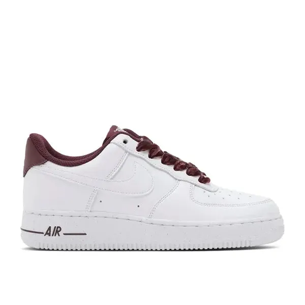 Nike Air Force 1 Low '07 Vintage White Burgundy Crush, foto 2 van 2