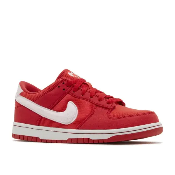 Nike Dunk Low Valentine's Day (2024) (GS), foto 2 van 4