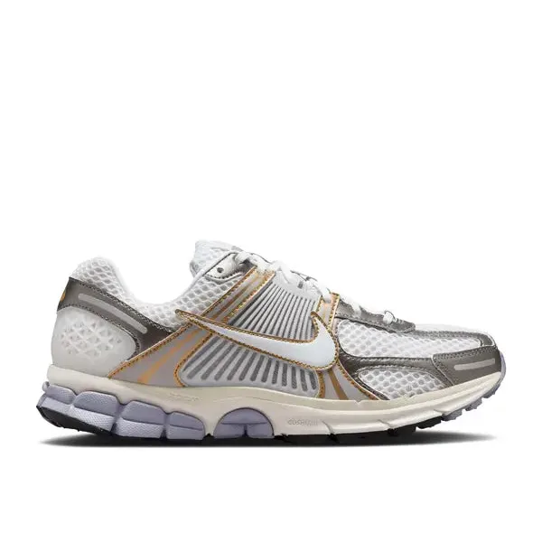 Nike Zoom Vomero 5 Platinum Tint Metallic Gold, foto 2 van 5