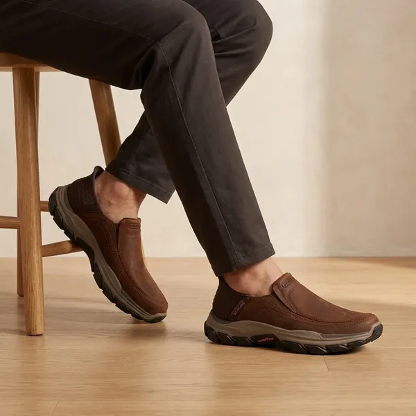 Skechers Respected Slip-Ins Arch Fit Bruin, vergelijk prijzen bij 1 winkel